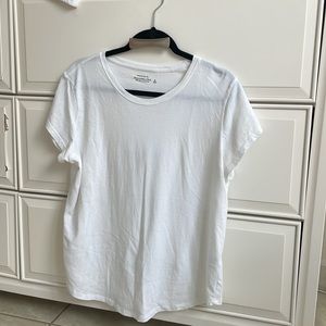 Abercrombie & Fitch White tee shirt